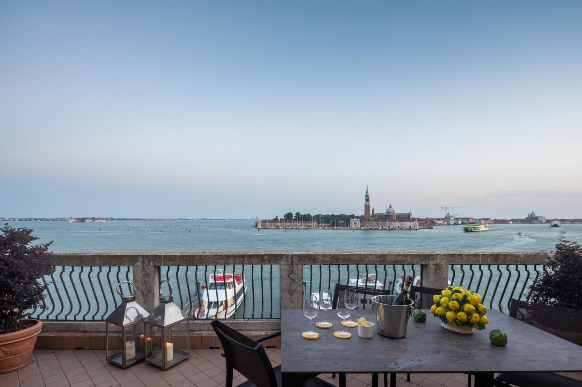 Attic Boutique San Marco R&R Apartment Венеция Екстериор снимка