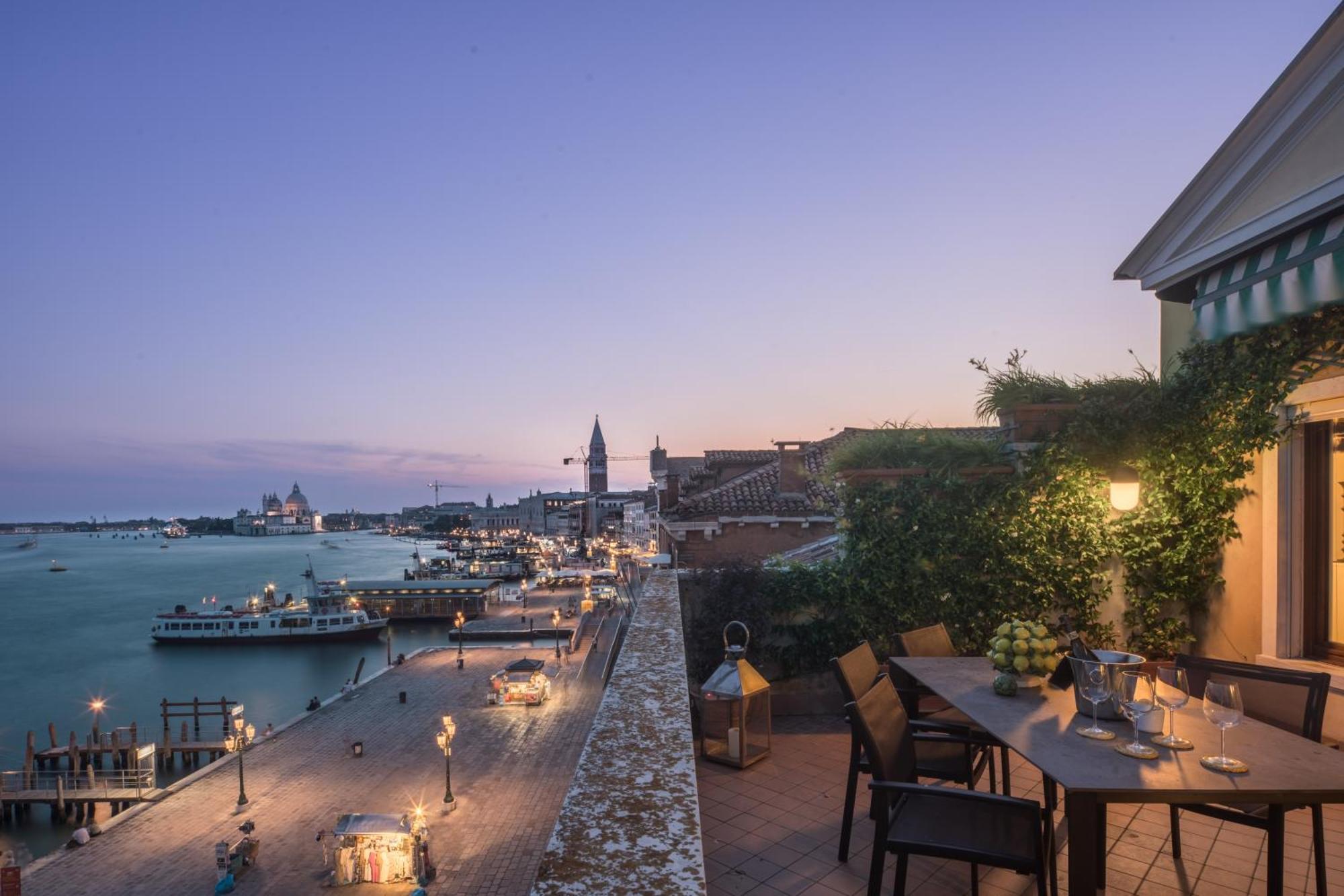 Attic Boutique San Marco R&R Apartment Венеция Екстериор снимка
